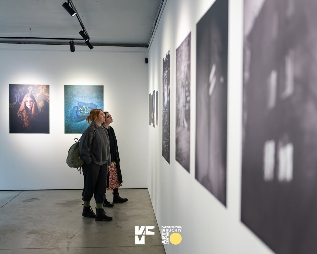 Відбулось відкриття виставки «Безмовне бачення: між присутністю та невидимим» Хлої Шаррок та Албана Дежонга