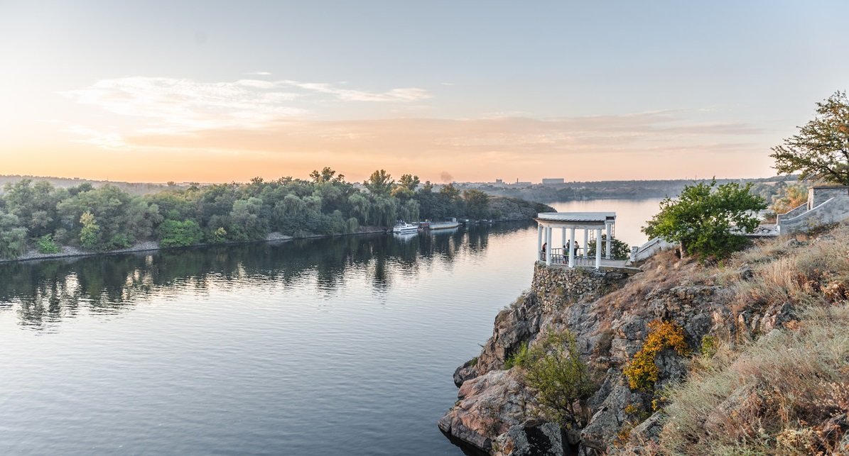Січ, «жінки продаються» та коротко про дебати: чим зайнятись у Запоріжжі цієї суботи