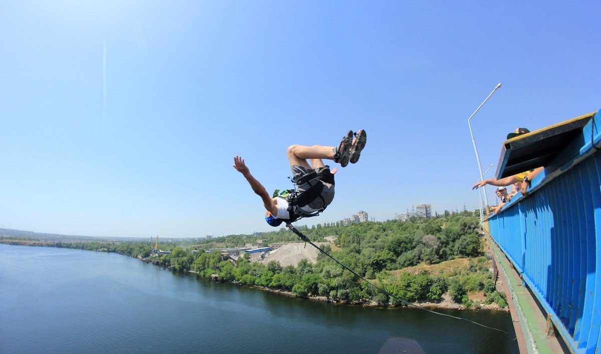 Мотузкострибінг – між небом і землею