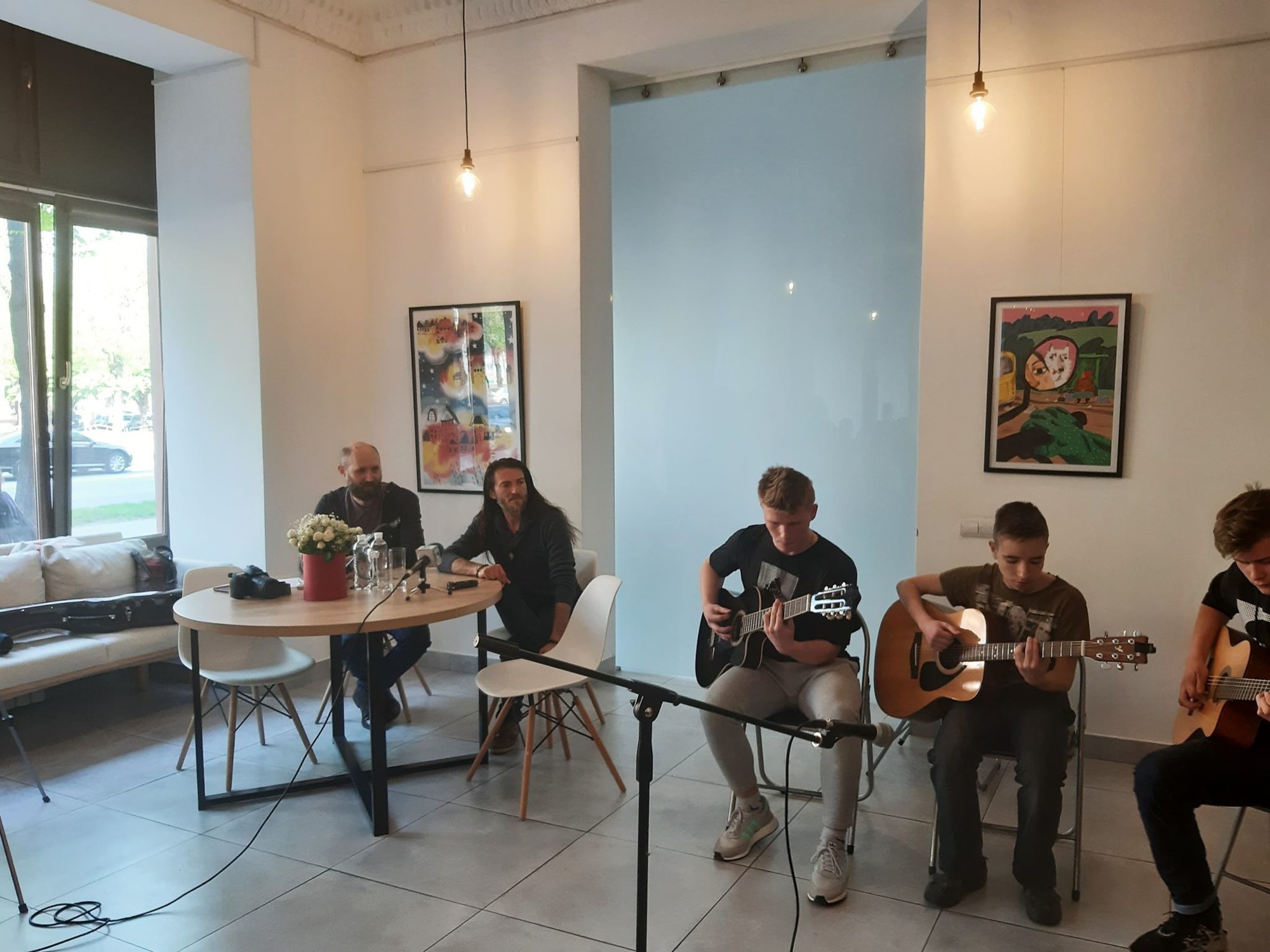 Звуки всесвіту від Естас Тонне