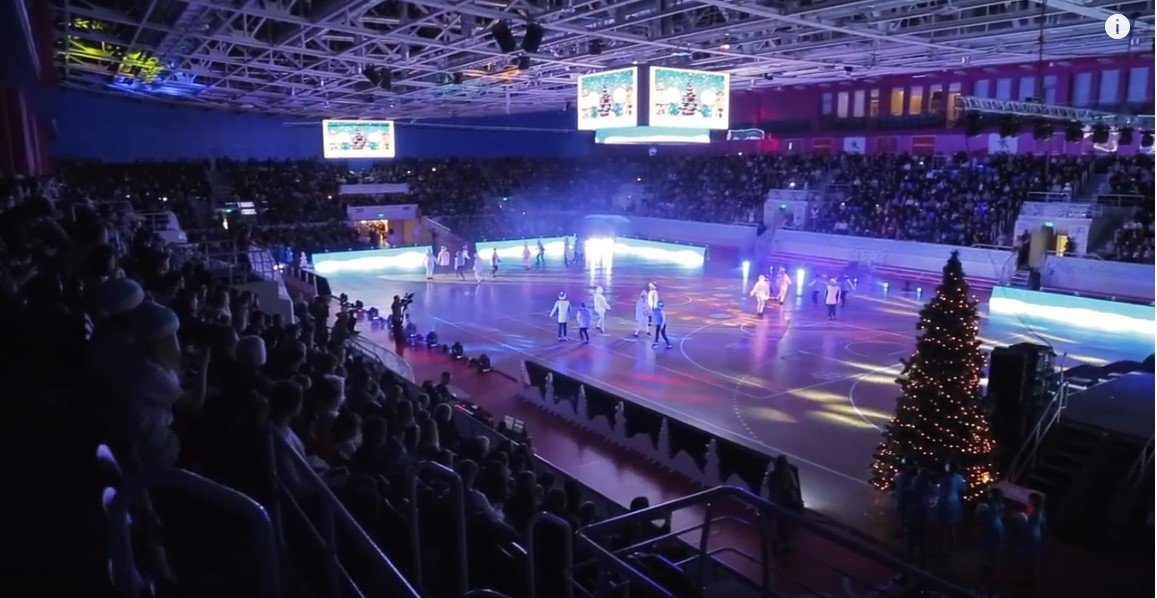 Новорічна вистава "Вартові всесвіту" у Палаці Спорту "Юність"