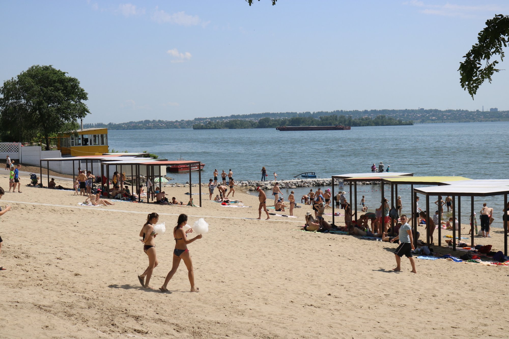 Запорізькі пляжі готові приймати відпочиваючих