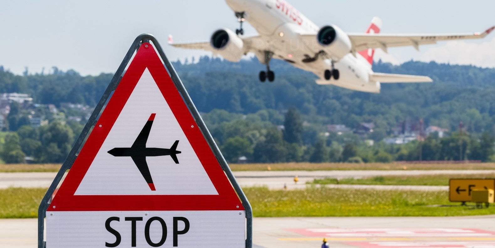 Запорізький аеропорт частково закривається на ремонт