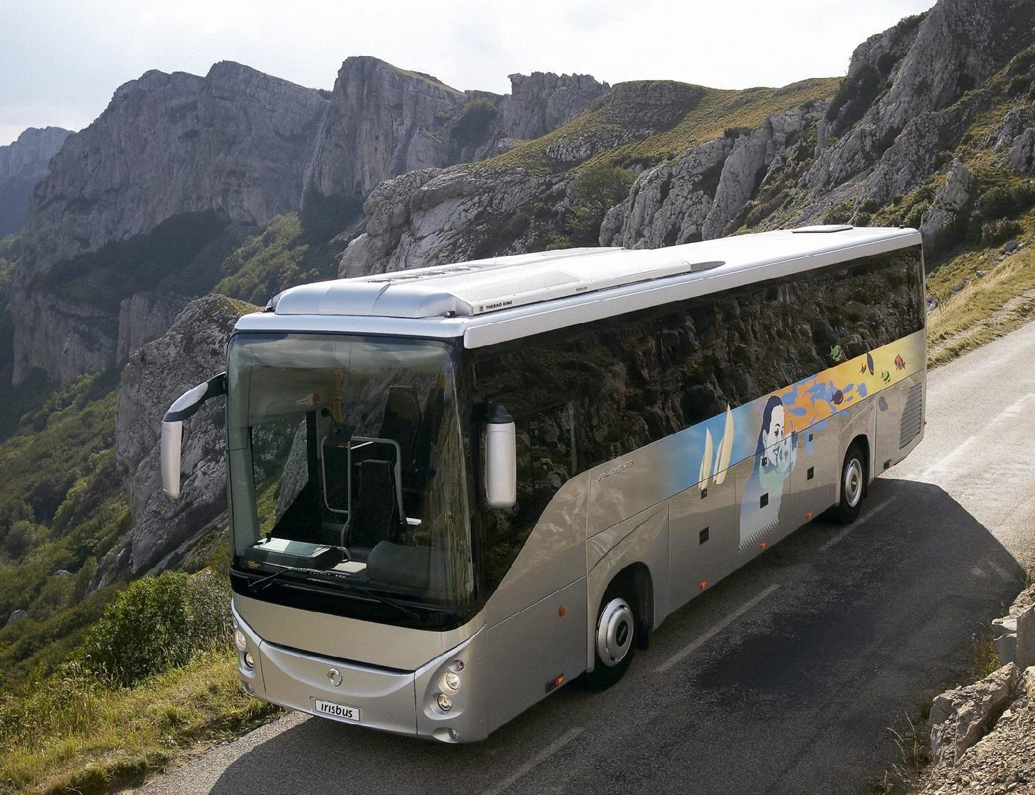 Подорожі автобусом: плюси і мінуси