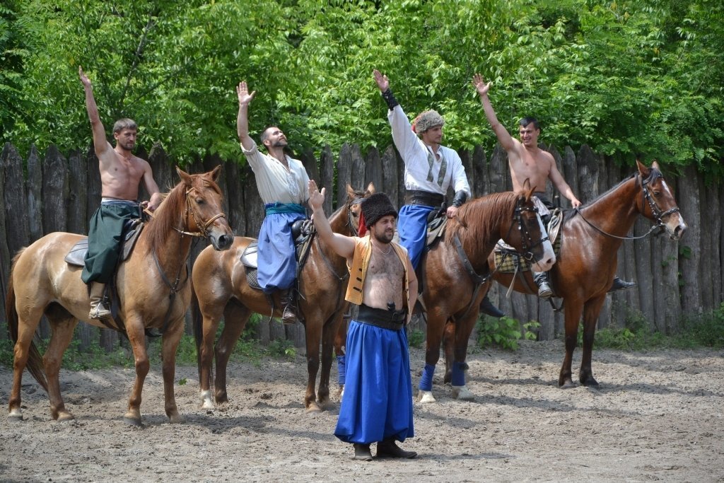 Тур-ппродукт: #мандруй_пізнавай_ділись