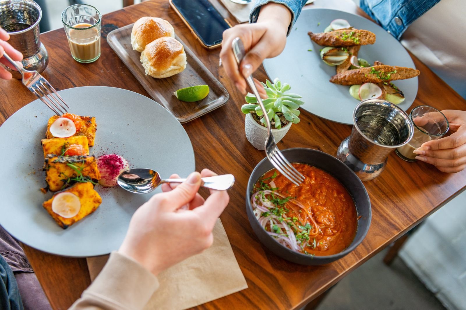 Що можна поїсти на $30 у різних країнах світу