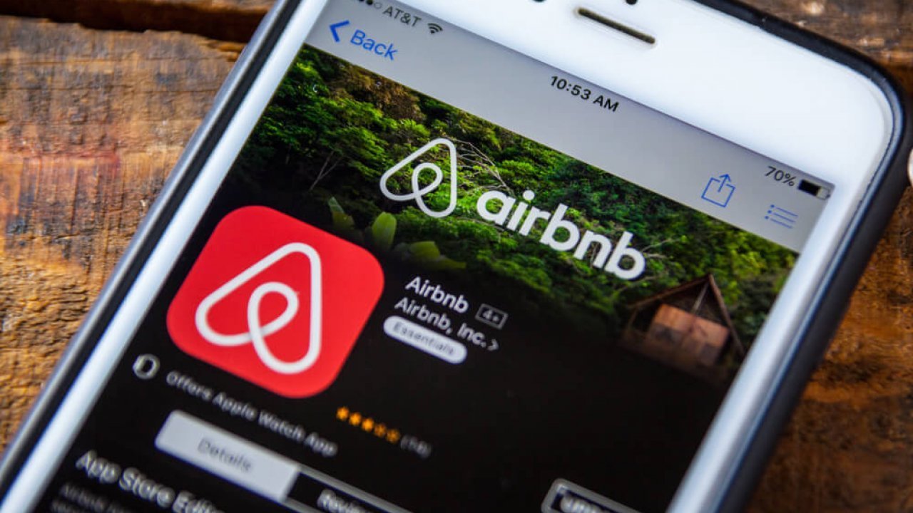 Сайт Airbnb - тепер українською