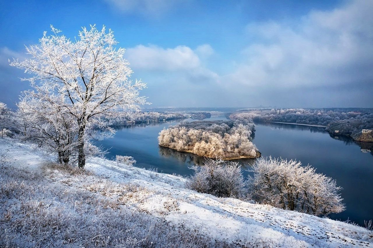 Top 3 places for a winter walk in Khortytsia