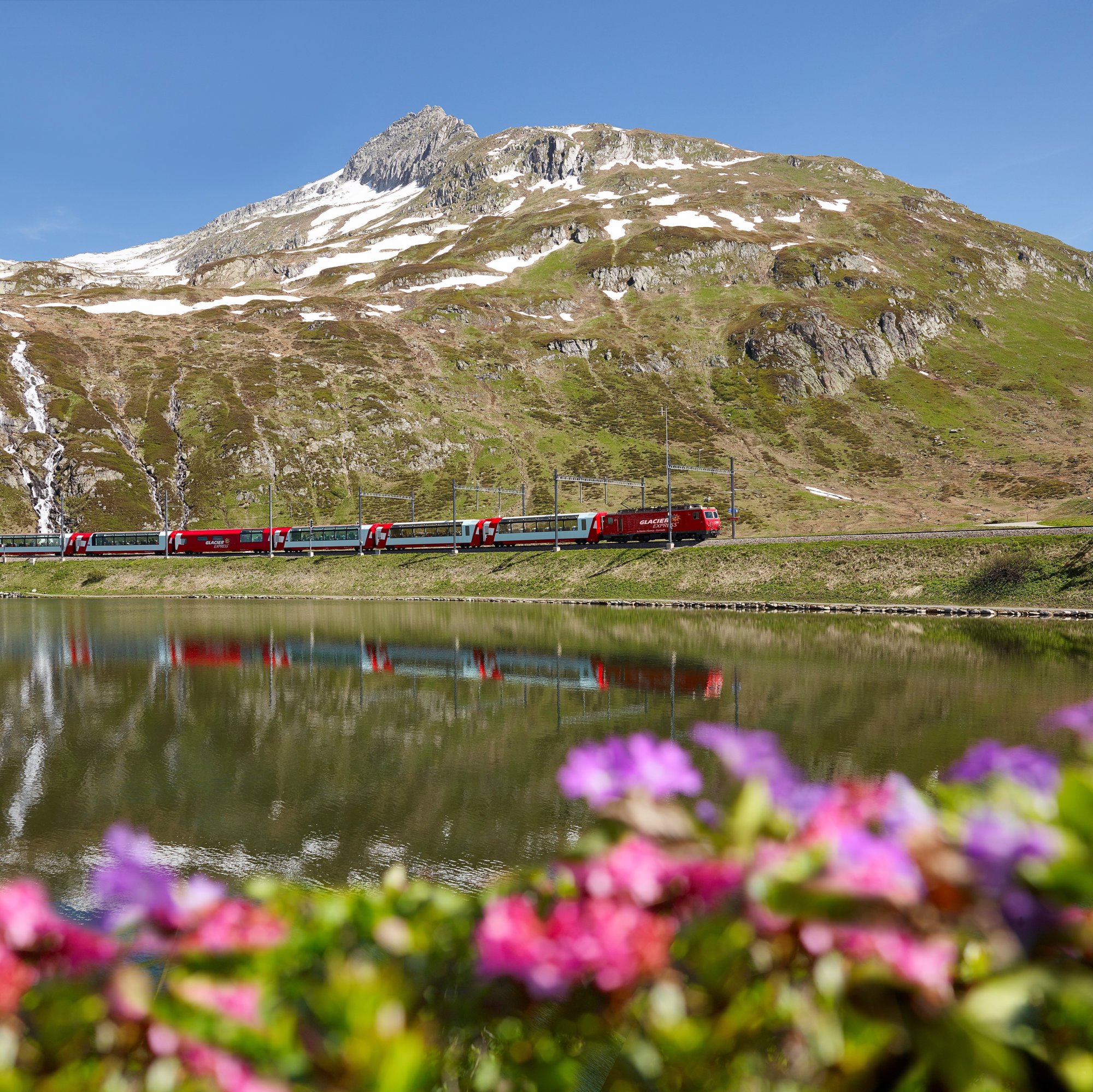 Топ 5 мальовничих маршрутів потягом