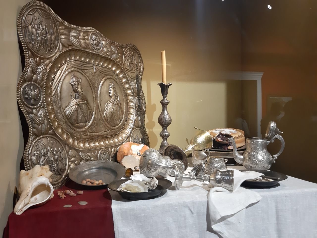 Художня експозиція «Де є бої – там є герої»