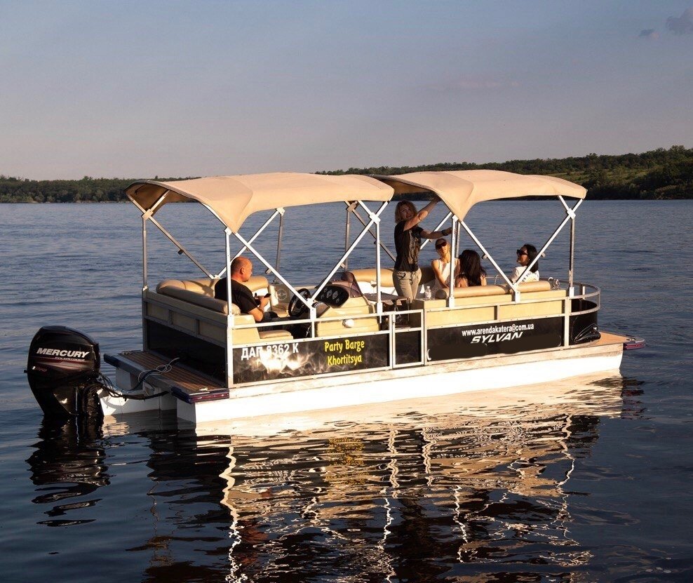 Екскурсії від ТІЦ. Прогулянка на катері.