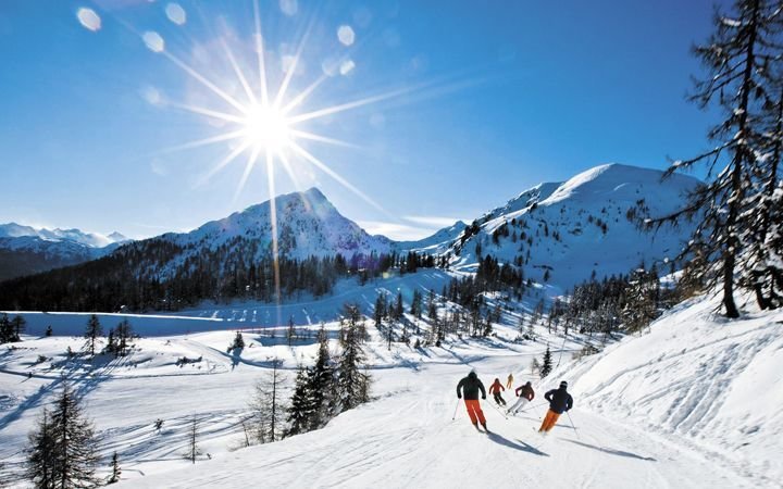 Топ 5 гірських курортів, де можна відпочити та покататися із задоволенням