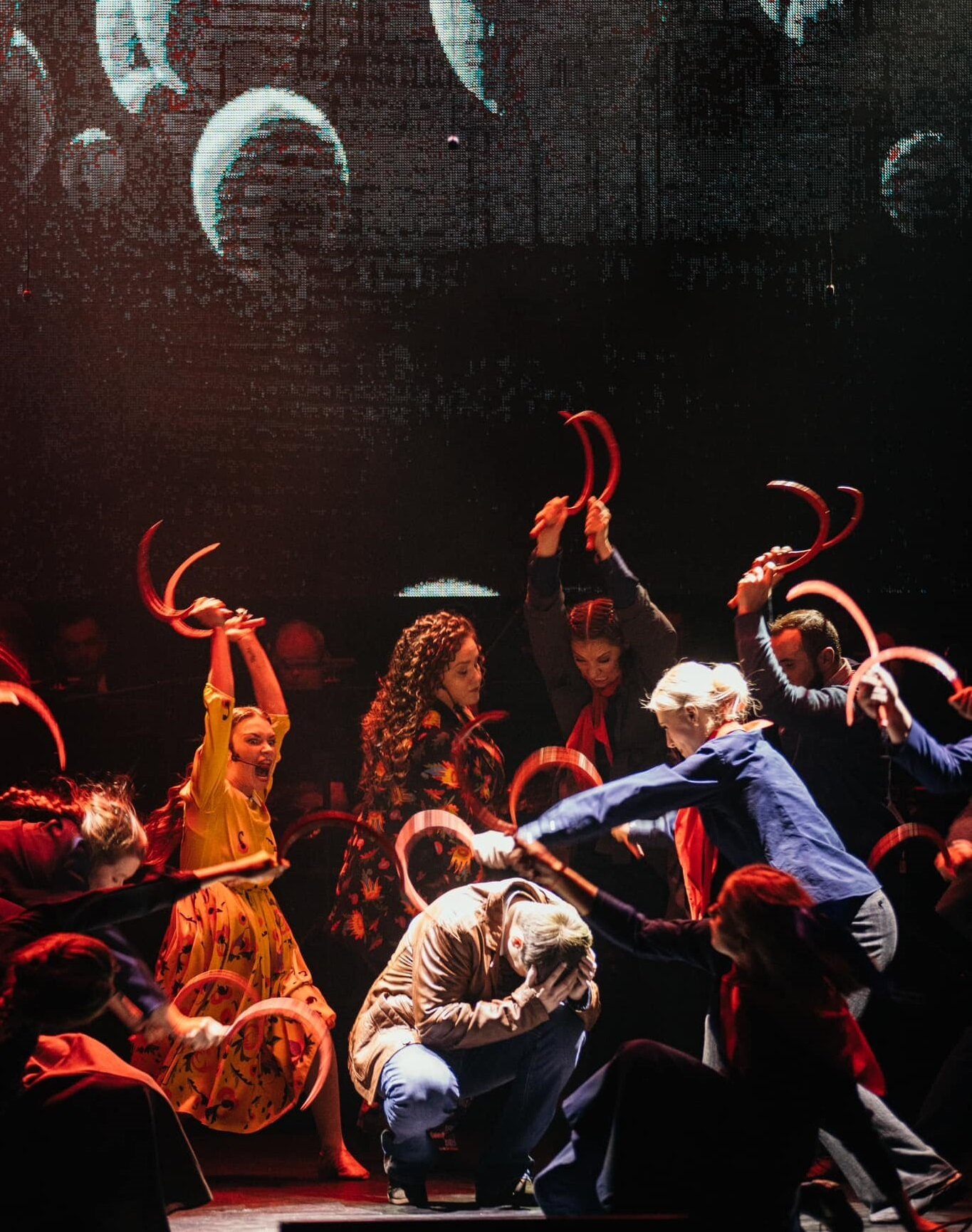 Як пройшла прем'єра вистави «Івасюк. Червона рута»