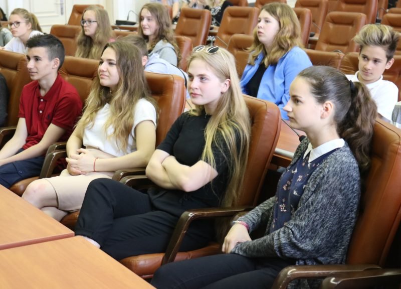 Школярів з Німеччини вразила архітектура Запоріжжя