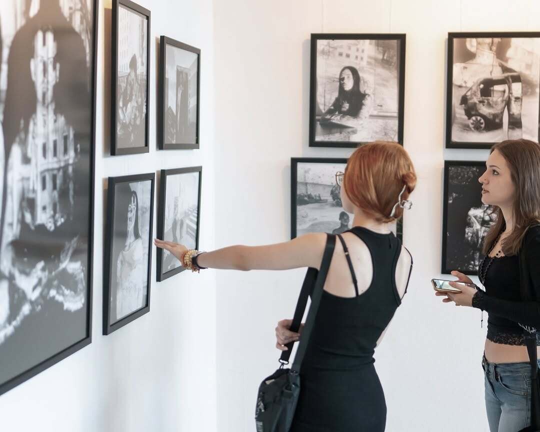 Відбулось відкриття виставки «Крізь досвід» фотошколи MYPH