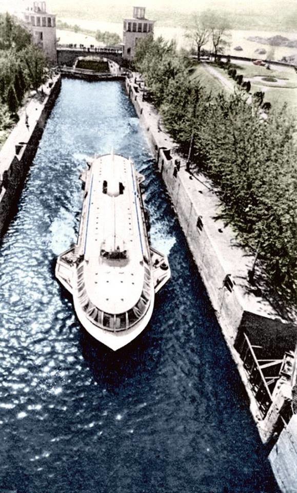 Ретро-фото шлюзування у Запоріжжі 1975 року