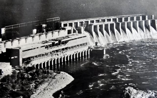 Опубліковані історичні фото греблі