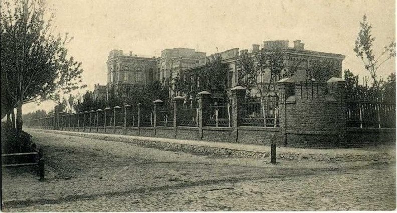 У мережі опубліковано ретро фото Запорізького ВНЗ