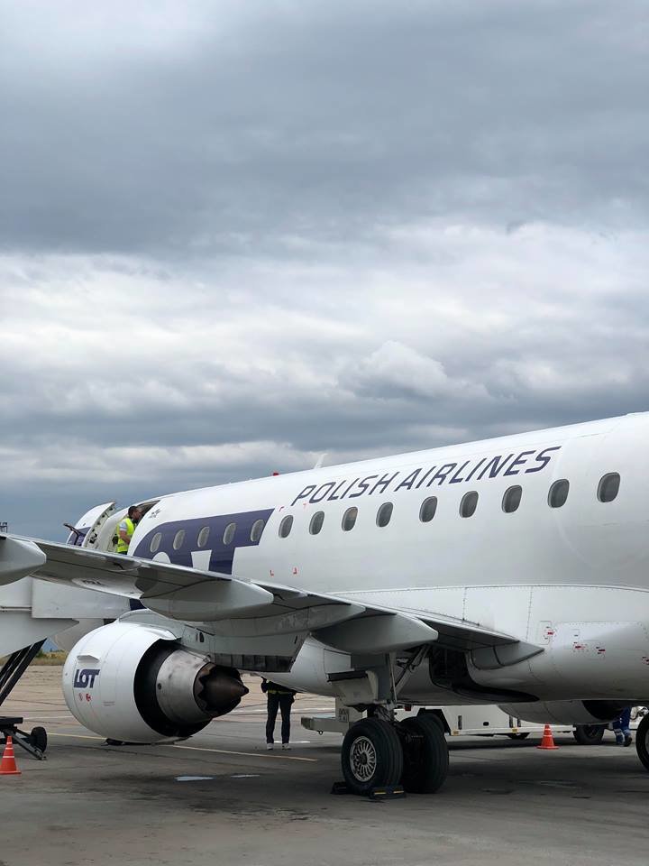 Міжнародний аеропорт Запоріжжя прийняв перших туристів з Варшави