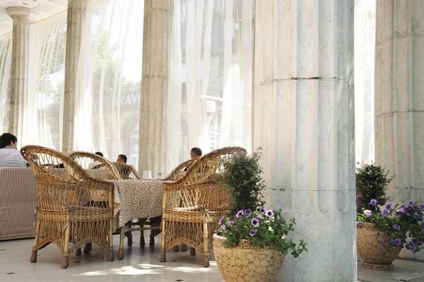 У Запоріжжі існує ресторан з колонами в античному стилі