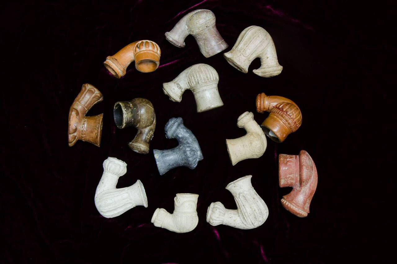 У Запоріжжі працює унікальна виставка козацьких люльок 18 століття