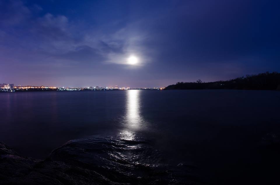 Фото дня: Мальовниче нічне Запоріжжя