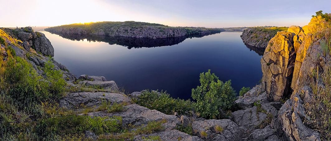 Фото: панорама запорізької Хортиці
