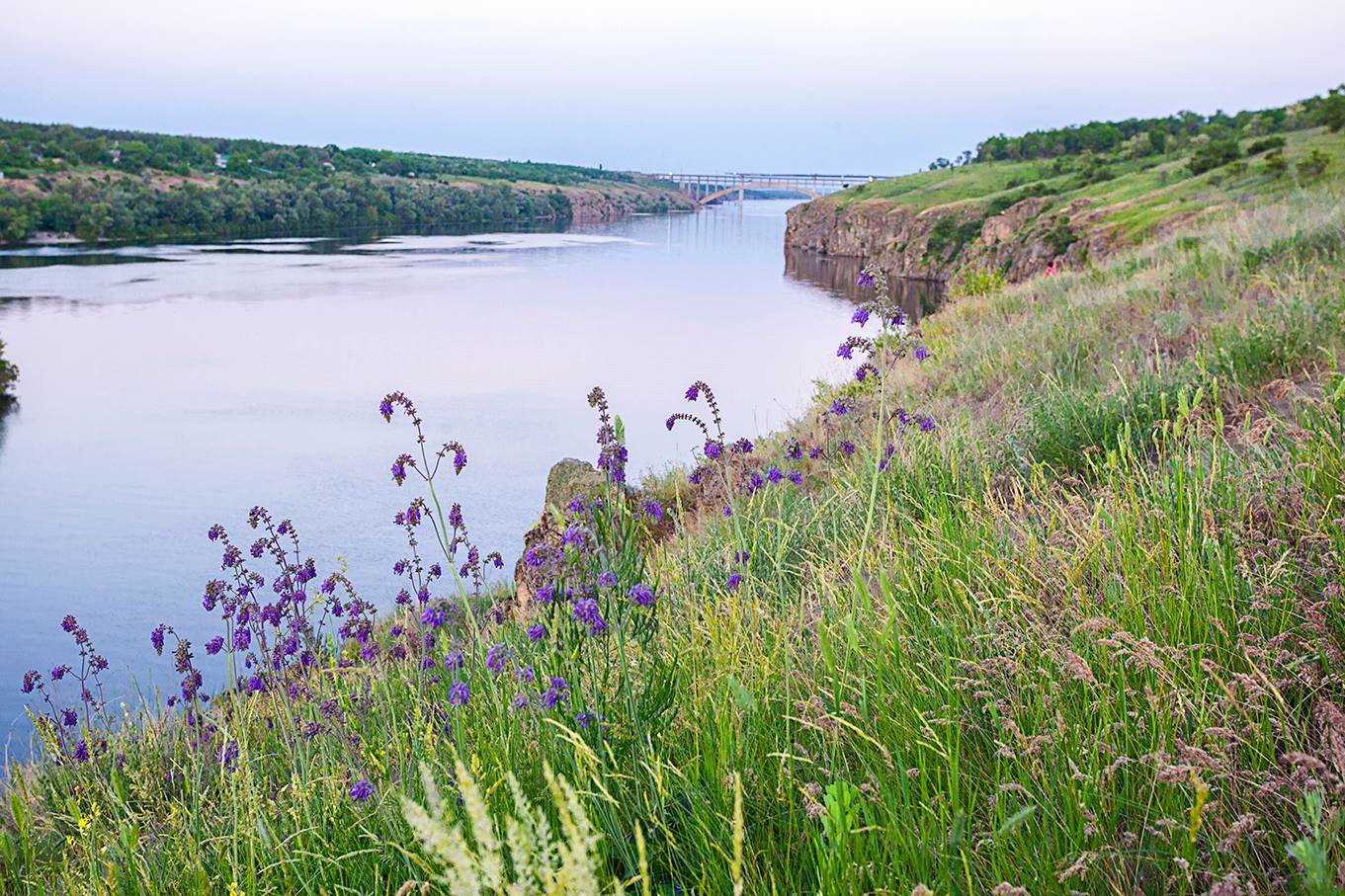 Фото: правий берег Старого Дніпра у Запоріжжі