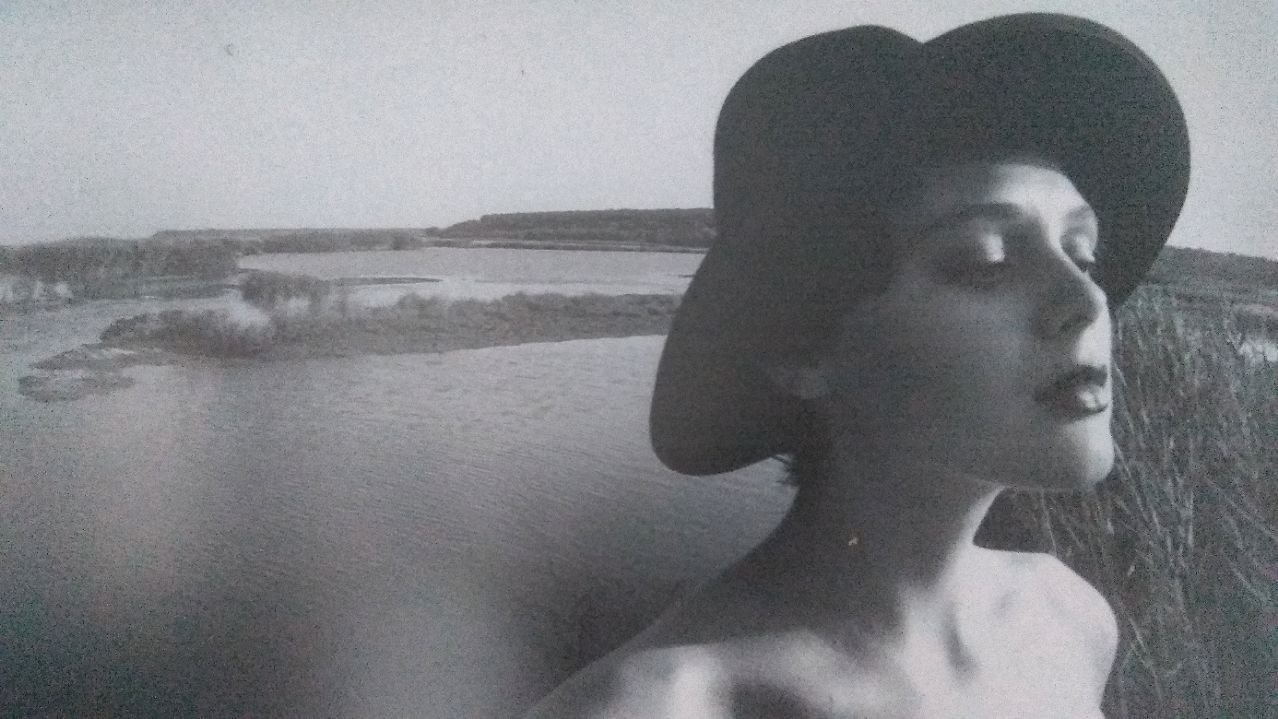 Фото: у Запоріжжі відкрилася відверта фотовиставка