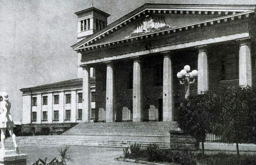 Фото: як змінився запорізький технікум через 66 років