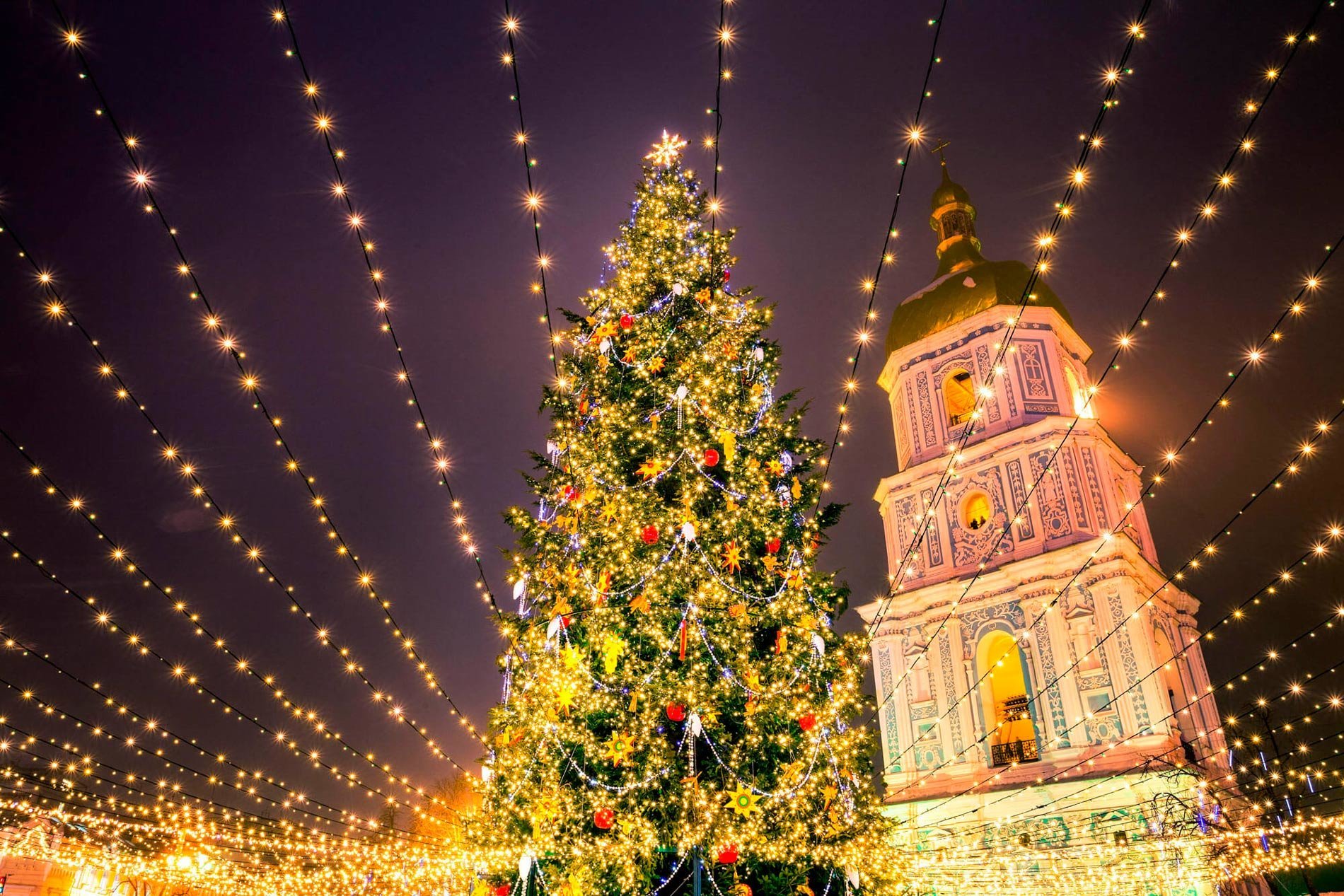 ТОП-8 столичних заходів для всієї родини починаються у День Святого Миколая!