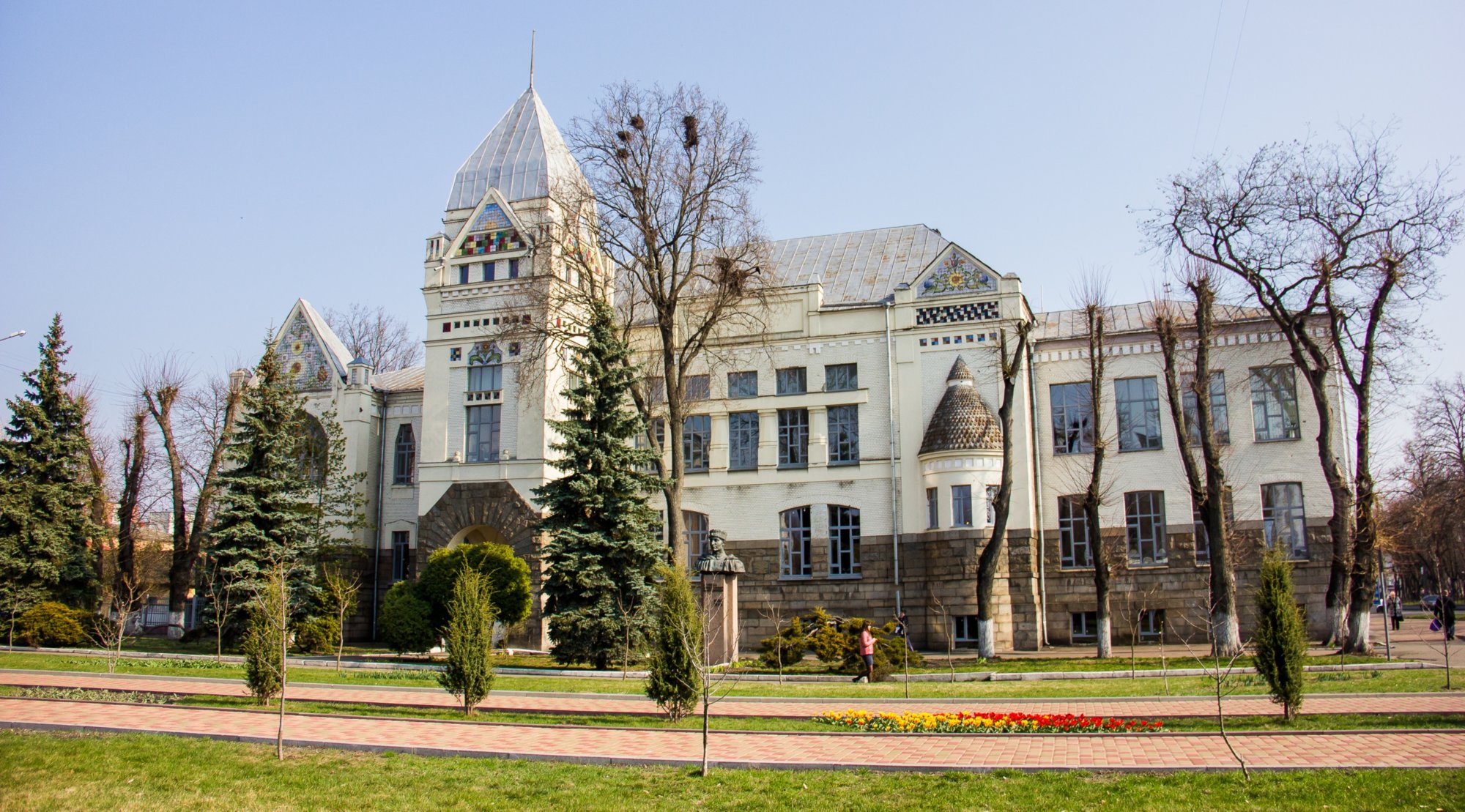 Відчуй велич древнього міста, або що подивитись в Чернігові