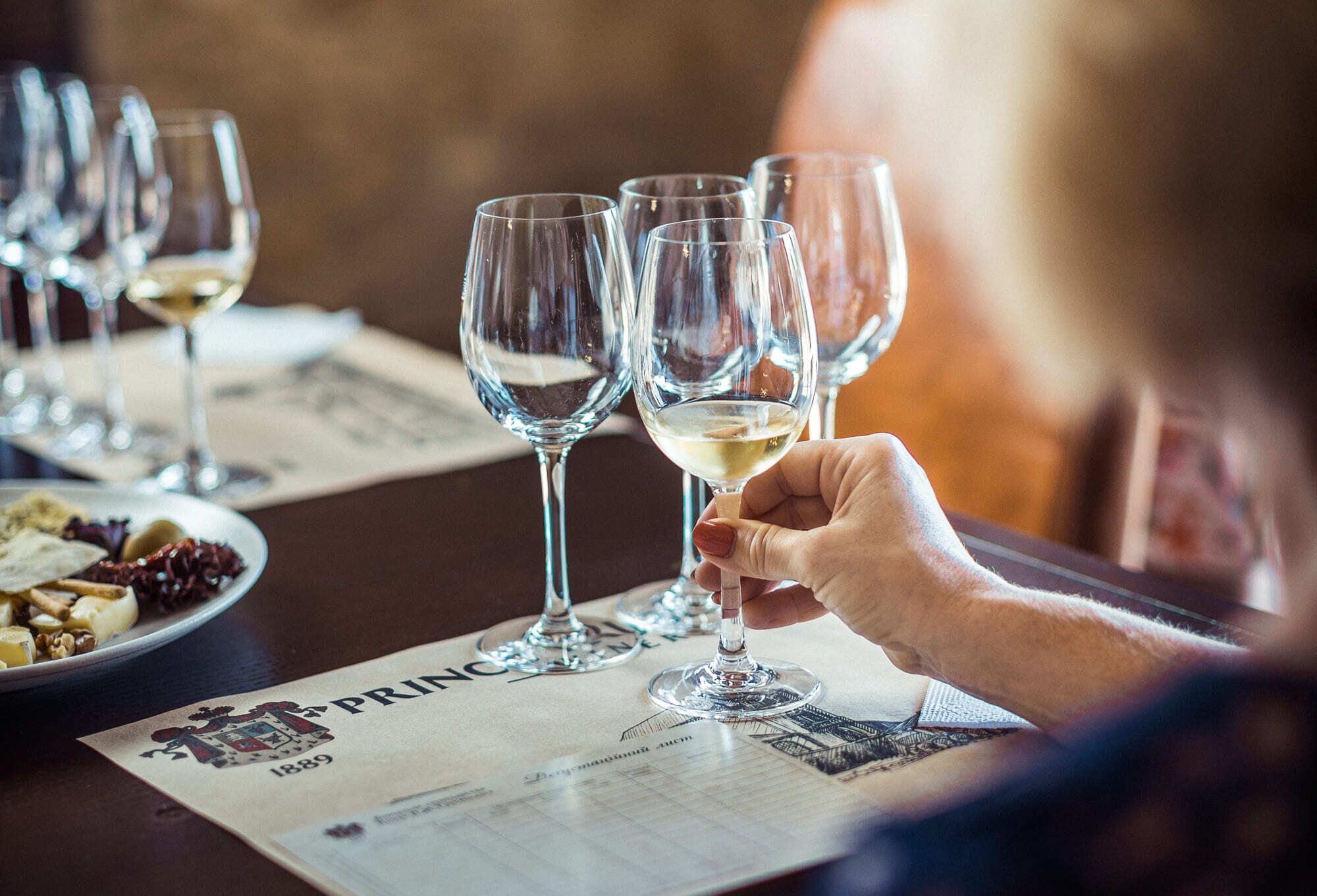 Винні тури в історичному шато князя Трубецького на Херсонщині