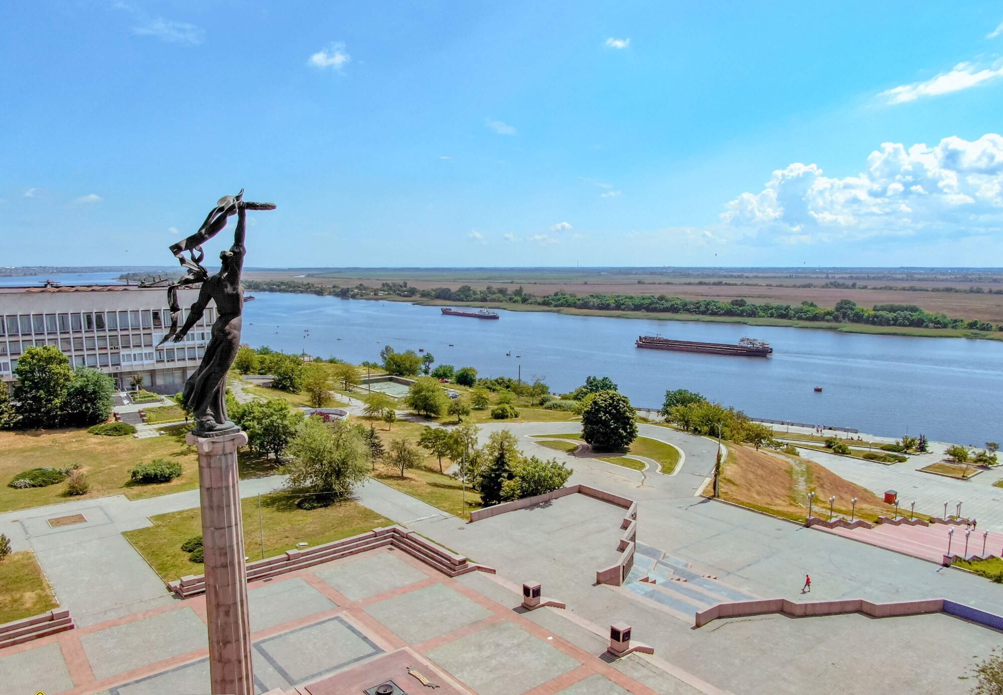 Херсон — місто-герой між пустелею й морем