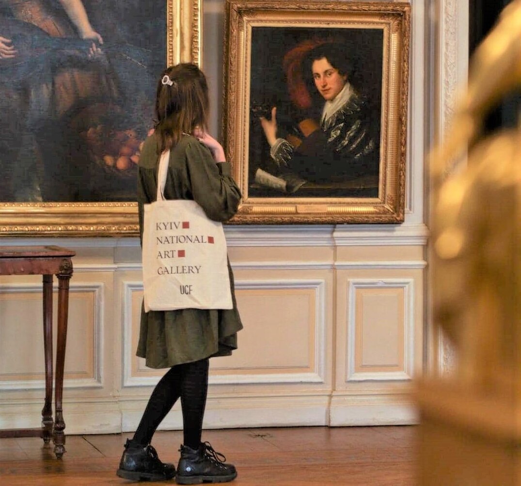 Викрадено в України або як Росія створює мистецтво