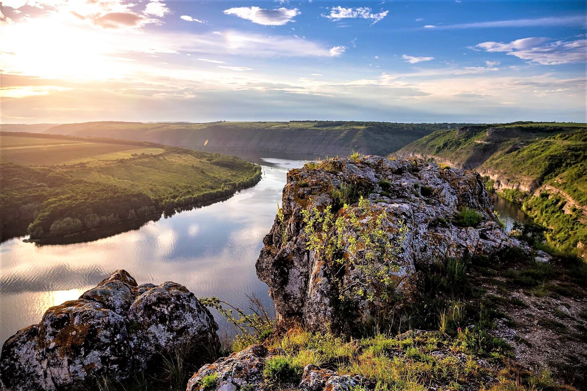 Туризм під час війни — це ок: ТОП-7 дестинацій для літнього відпочинку в Україні 2022