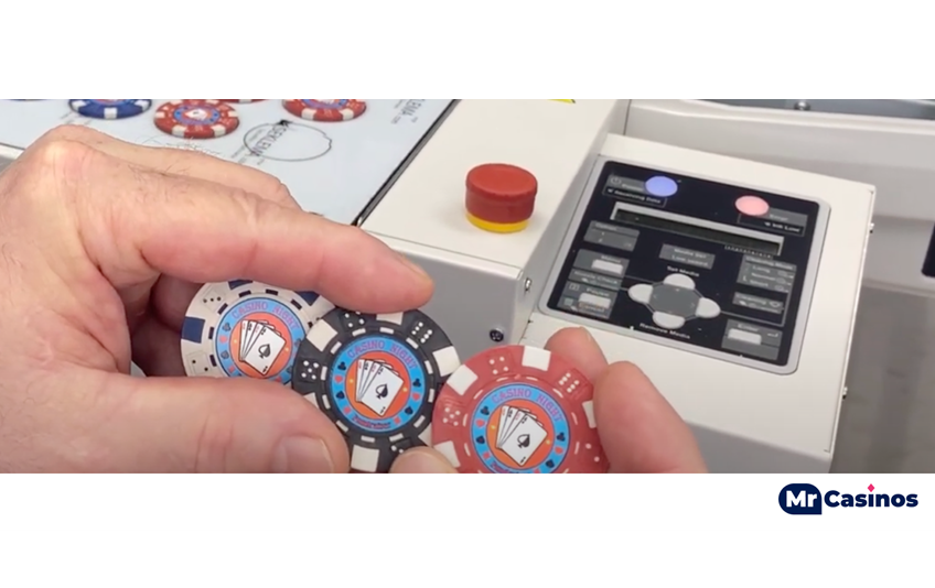 Як виготовляють покерні фішки?