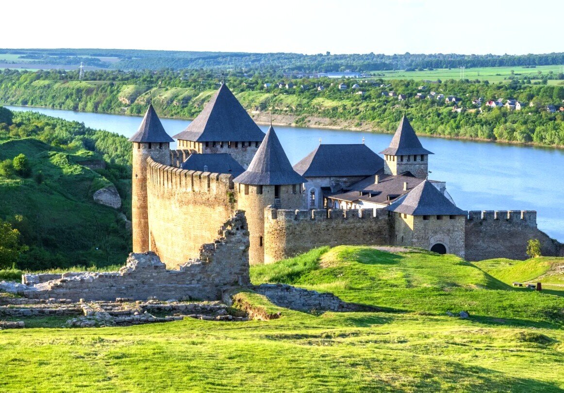 5 Road Trip Routes in Ukraine: From Podillia to Bukovyna