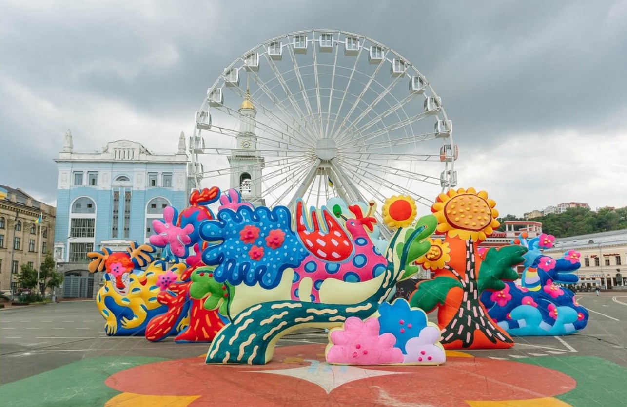 Образи картин Марії Примаченко ожили в скульптурах на Контрактовій площі