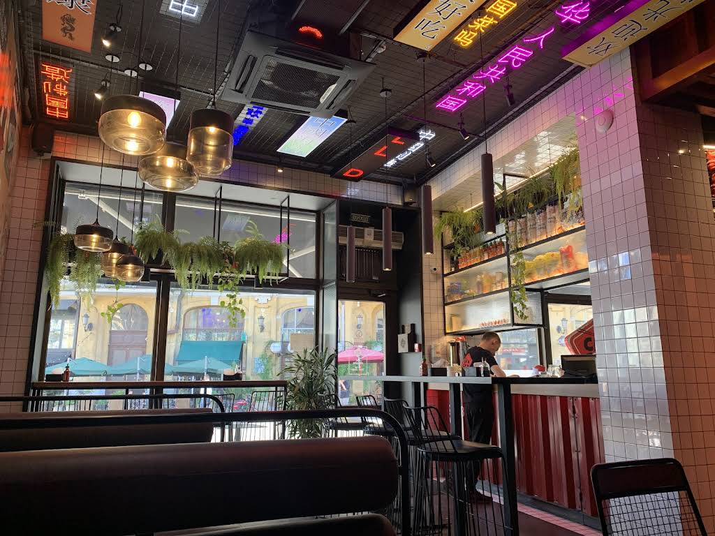 «Чін Чін» на Бесарабськiй Площi