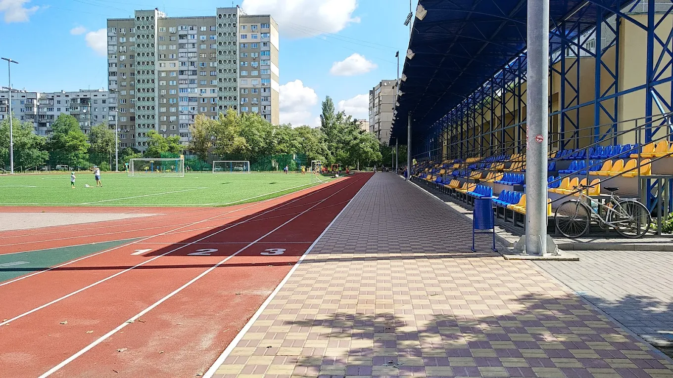 Деснянський центральний стадіон