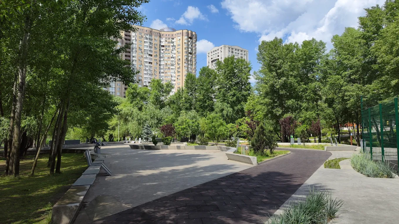 Фітнес-парк «Озеро Лебедине»