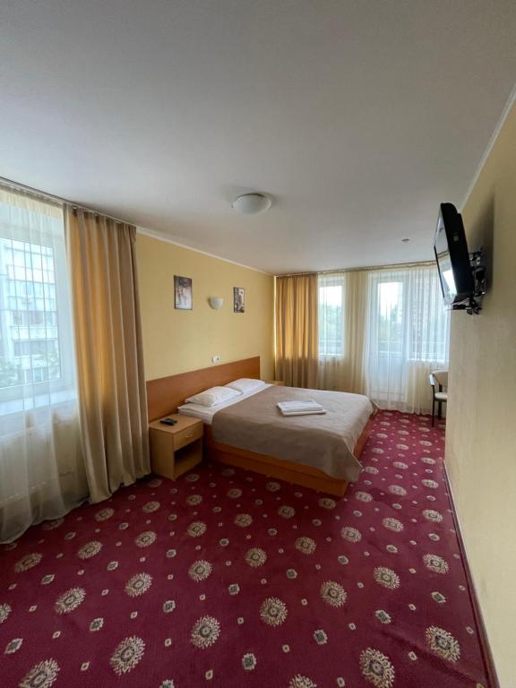 Готель імені Олександра Довженка «Ніка»