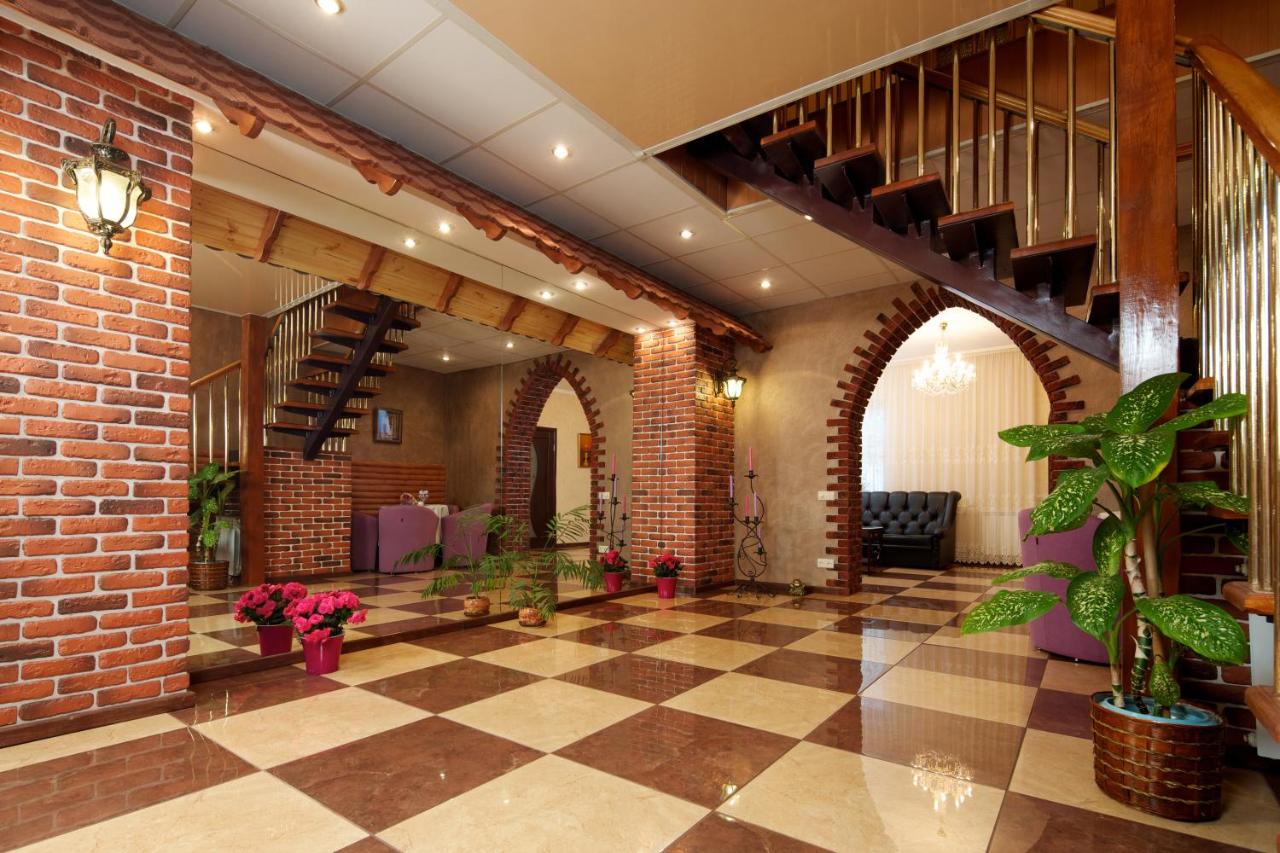 Готель «Хоттей»