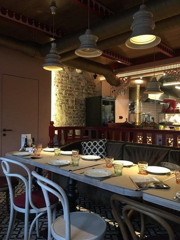 «МАМА МАНАНА» на Нижньому Валу