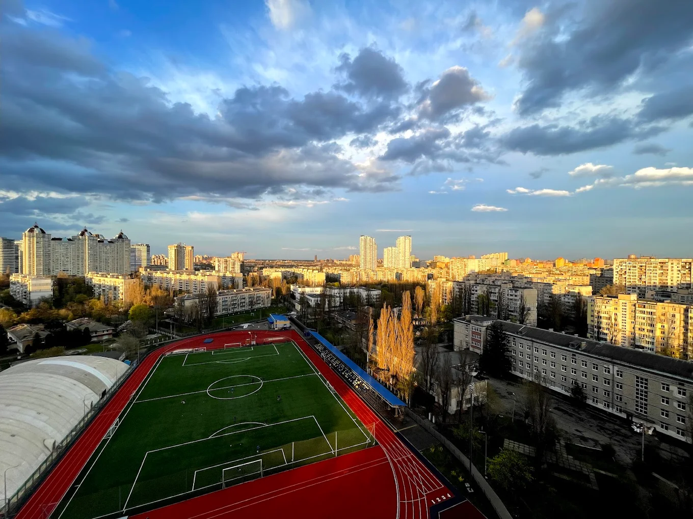 Стадіон «Русанівець»