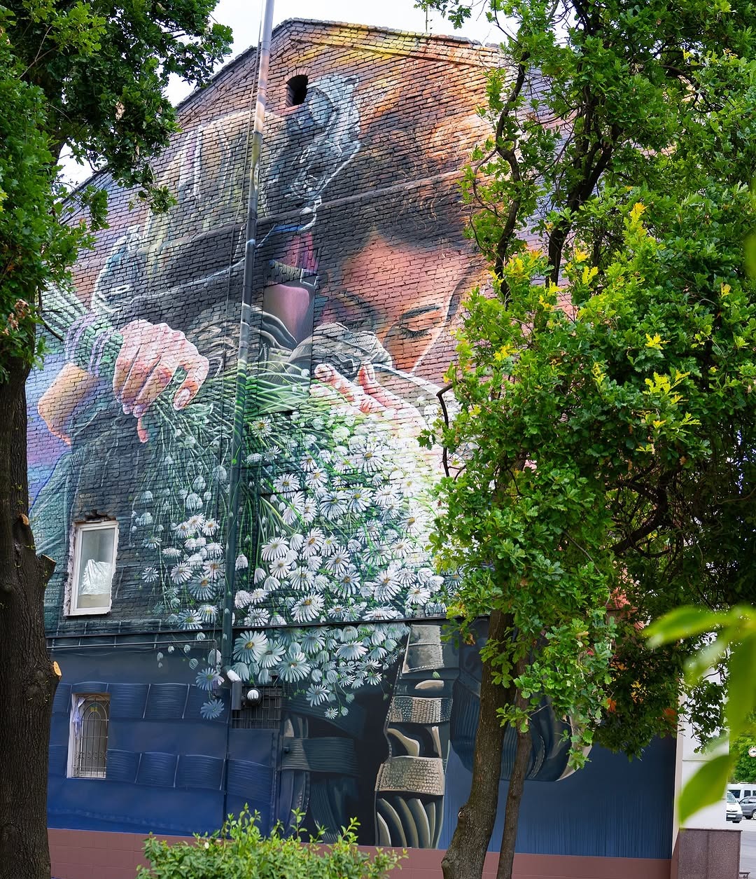 Мурал "Чекай мене"