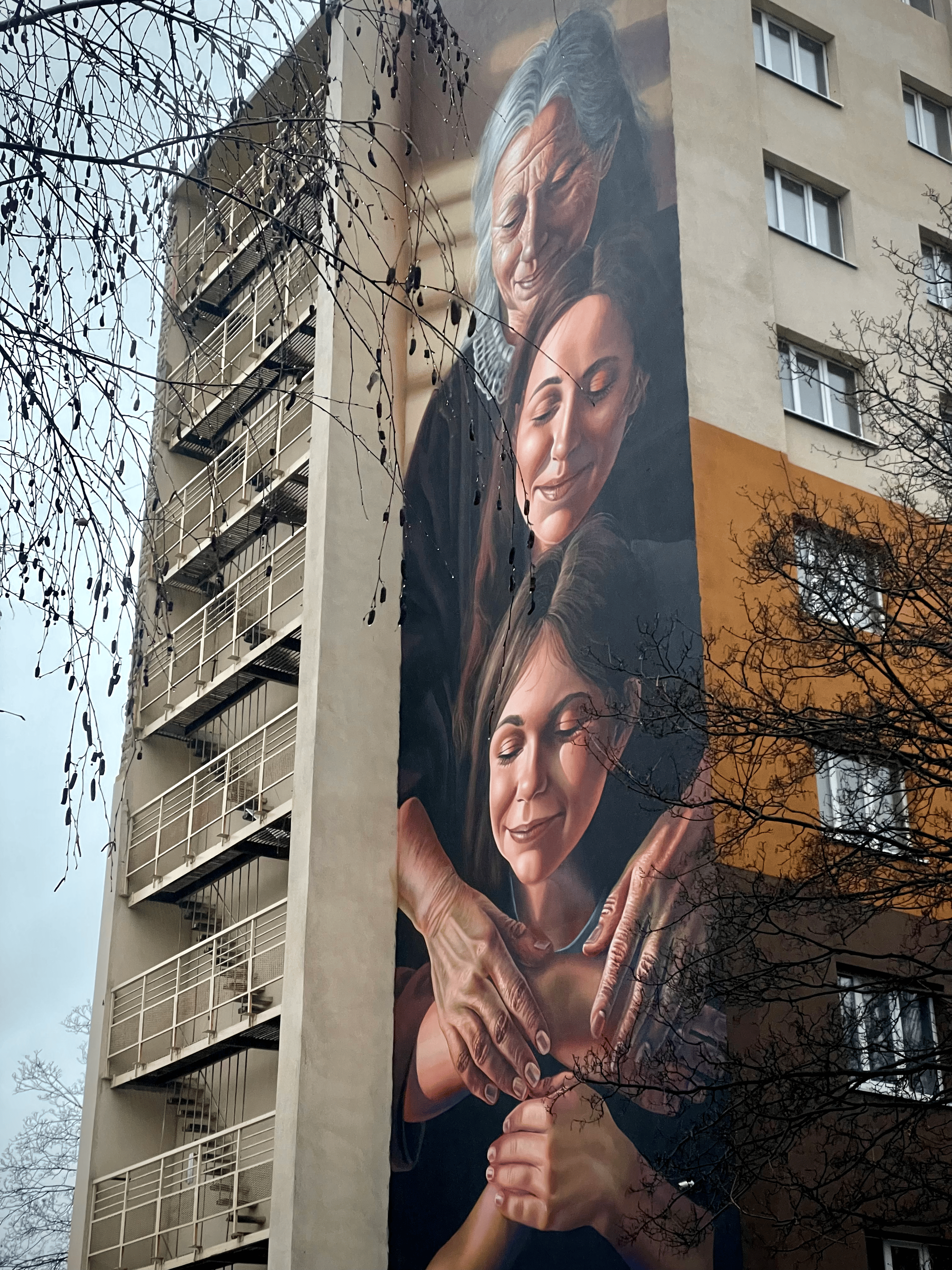 Мурал "Нерозривний зв'язок поколінь"