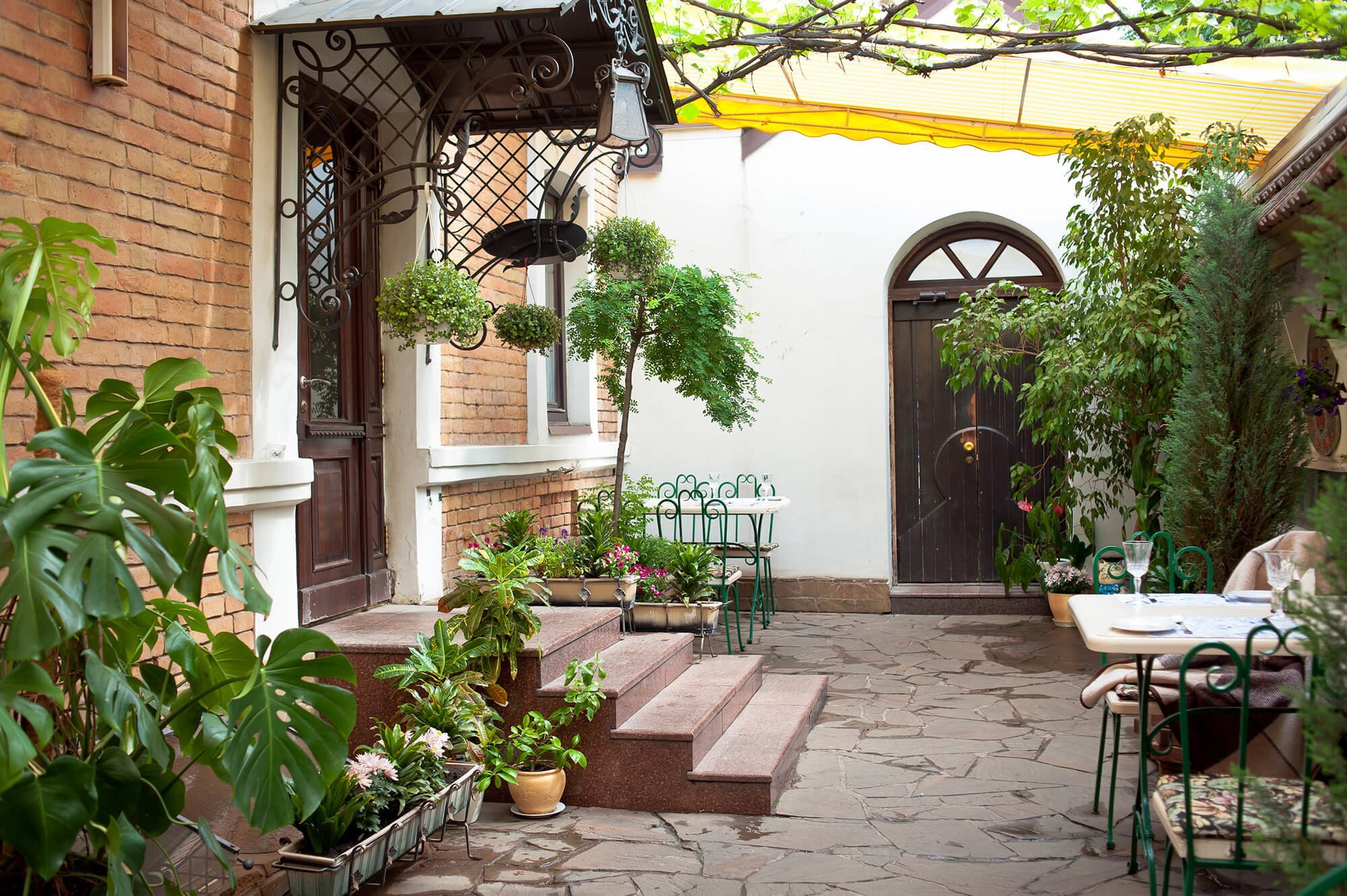 Трактир «Біля каміна»