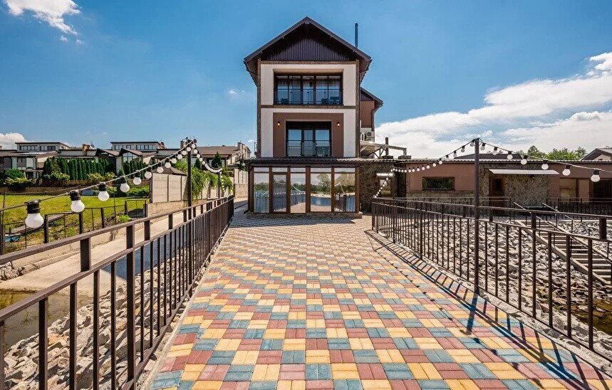 Готельно-ресторанний комплекс «VODOGRAY»